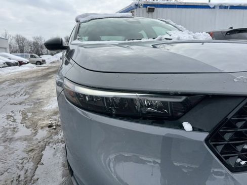 Used 2023 Honda Accord Sport image 10