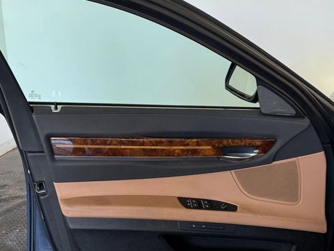 Used 2015 BMW 740Li image 13