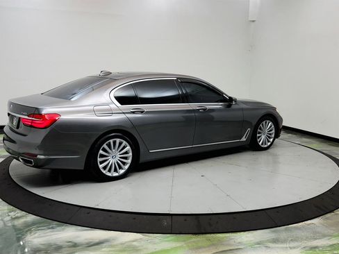 Used 2016 BMW 740i RWD image 5