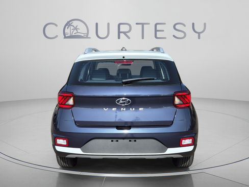 New 2026 Hyundai Venue SEL FWD image 4