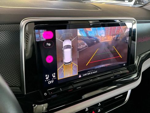 Used 2024 Volkswagen Atlas Cross Sport SEL Premium R-Line image 26