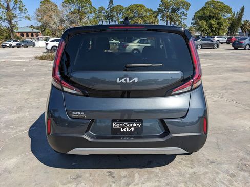Certified 2025 Kia Soul LX image 8