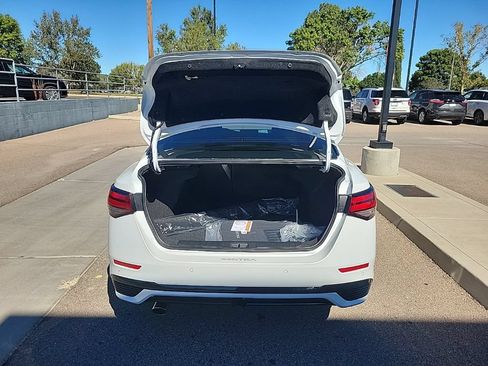 New 2025 Nissan Sentra SR w/ SR Premium Package FWD image 13
