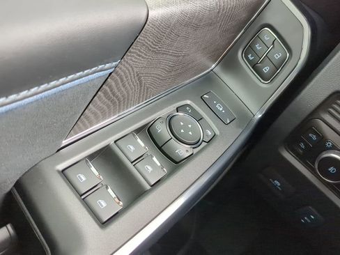 Used 2025 Ford F250 Platinum AWD/4WD image 30