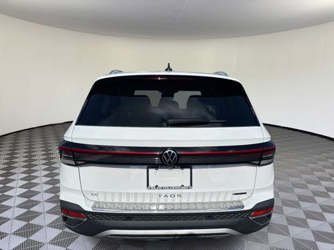 New 2025 Volkswagen Taos SE image 3