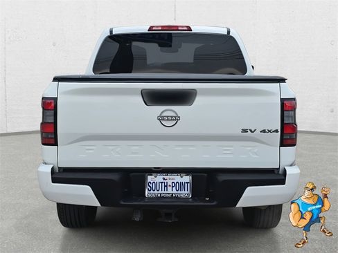 Used 2022 Nissan Frontier SV image 6