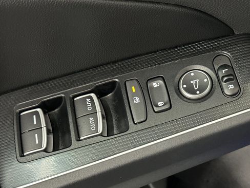 Used 2022 Honda Civic Touring image 13