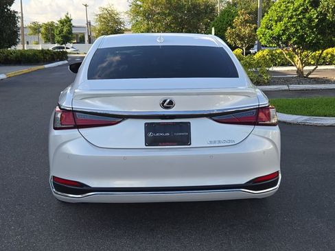 Used 2025 Lexus ES 300h w/ Premium Package FWD image 7
