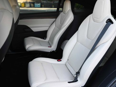 Used 2022 Tesla Model X AWD/4WD image 15