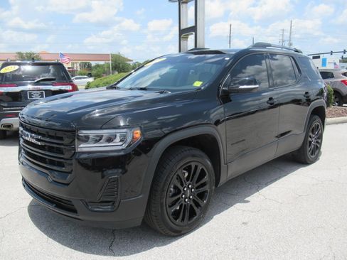 Used 2023 GMC Acadia SLE w/ Driver Convenience Package FWD image 3