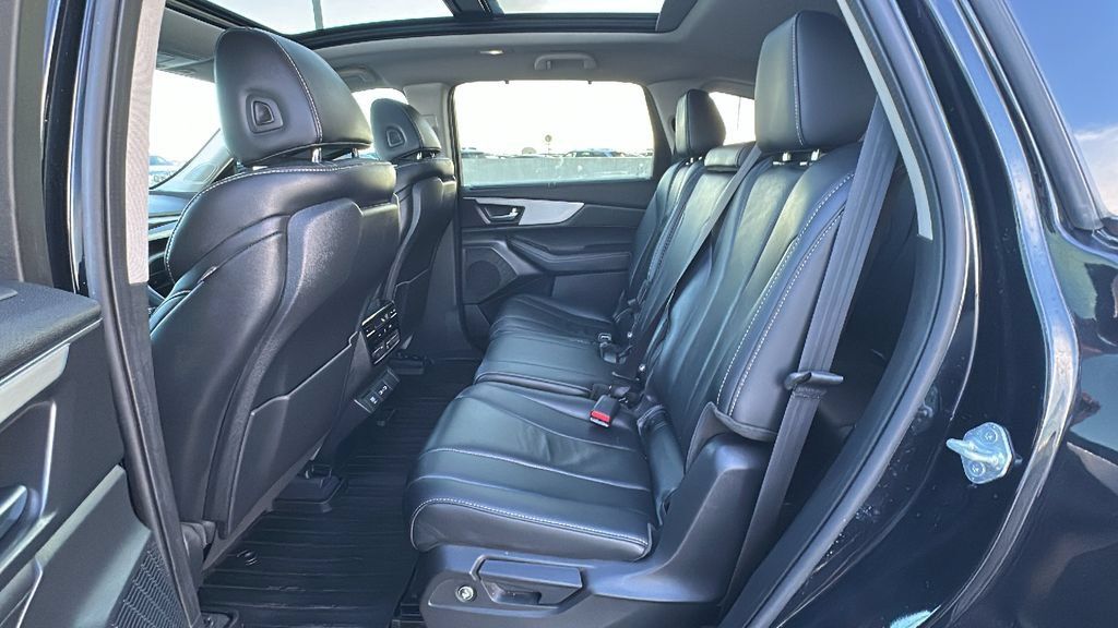 Used 2023 Acura MDX w/ Technology Package AWD/4WD image 32