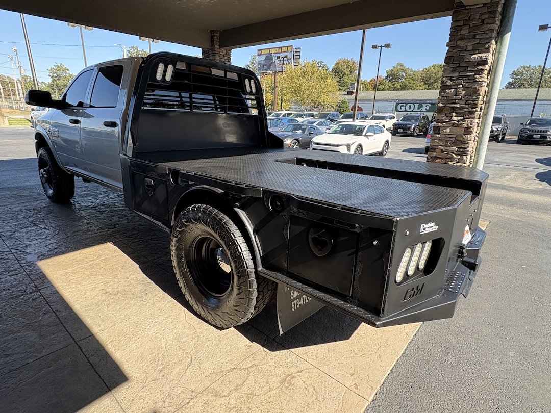 Used 2018 RAM 3500 Tradesman w/ Chrome Appearance Group AWD/4WD image 7