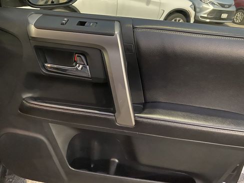 Used 2016 Toyota 4Runner SR5 image 21