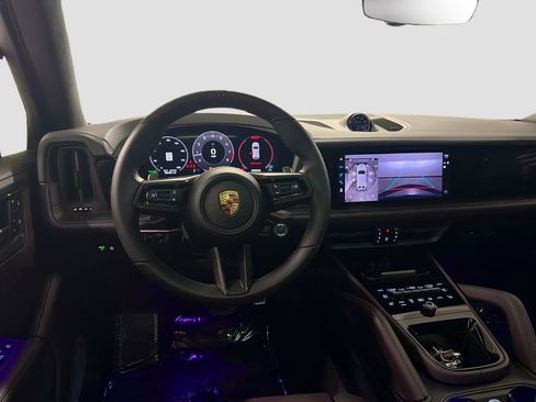 Certified 2025 Porsche Cayenne GTS AWD/4WD image 24