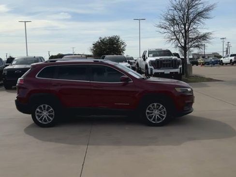 Used 2021 Jeep Cherokee Latitude Lux w/ Comfort/Convenience Group image 9