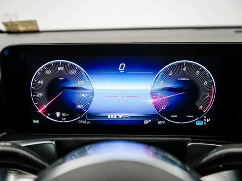 Used 2026 Mercedes-Benz GLB 250 image 25