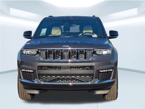 New 2025 Jeep Grand Cherokee L Limited image 10
