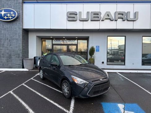 Used 2019 Toyota Yaris L image 1