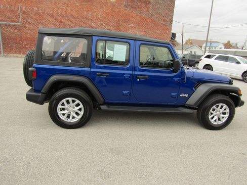Used 2020 Jeep Wrangler Unlimited Sport image 2