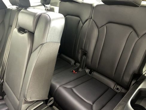 Used 2018 Audi Q7 3.0T Prestige w/ Prestige Package image 28