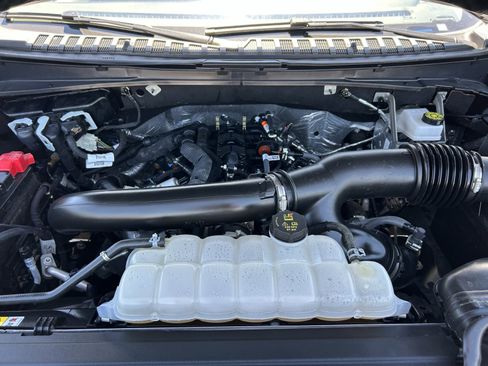 Used 2025 Ford Expedition Platinum AWD/4WD image 32