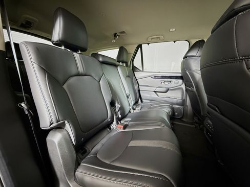 Used 2025 Honda Pilot EX-L image 26