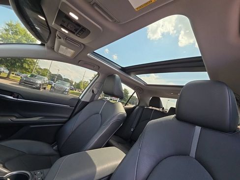 Used 2022 Toyota Camry XSE w/ Navigation Package FWD image 19
