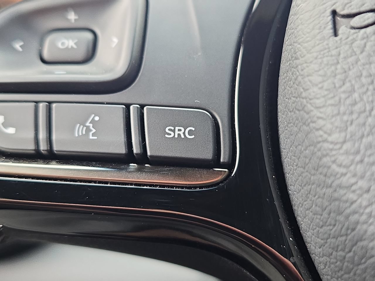 New 2025 VinFast VF 8 Plus AWD/4WD image 30