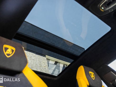 Used 2021 Lamborghini Urus image 39