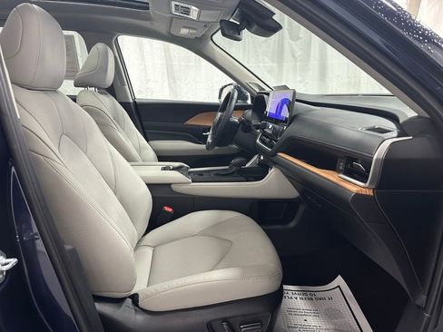 Used 2025 Toyota Grand Highlander Limited image 67