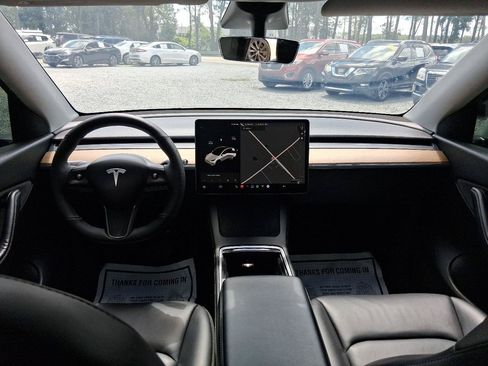 Used 2021 Tesla Model Y Long Range AWD/4WD image 9