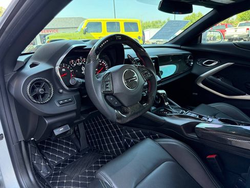 Used 2017 Chevrolet Camaro SS RWD image 16