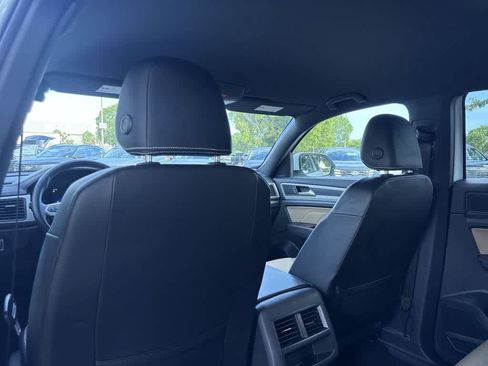 Used 2023 Volkswagen Atlas Cross Sport SE FWD image 23