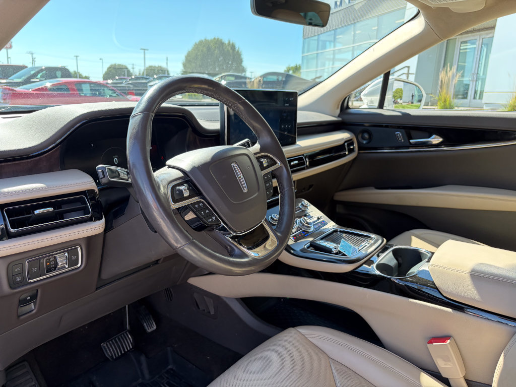 Used 2022 Lincoln Nautilus Reserve w/ Equipment Group 201A AWD/4WD image 9