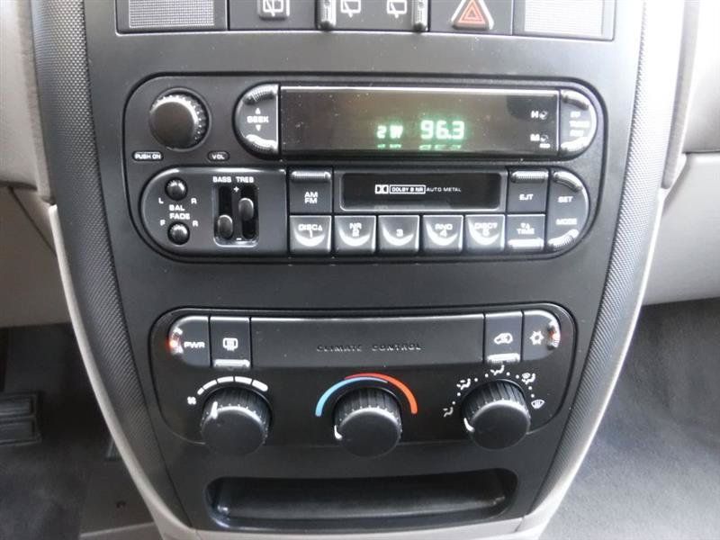 Used 2003 Dodge Caravan SE FWD image 39