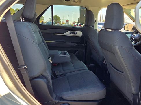 Used 2025 Ford Explorer Active image 19