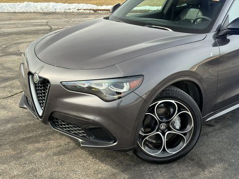 Used 2024 Alfa Romeo Stelvio Ti image 8