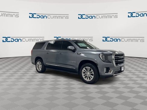 Used 2022 GMC Yukon XL SLT w/ SLT Premium Package AWD/4WD image 2
