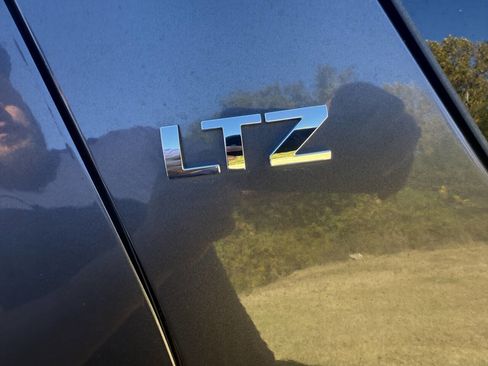 Used 2011 Chevrolet Tahoe LTZ image 12