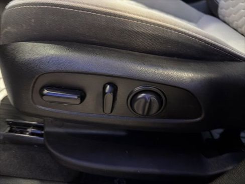 Used 2020 Chevrolet Equinox LS w/ LS Convenience Package image 20