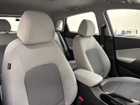 Used 2023 Hyundai Kona SE image 24