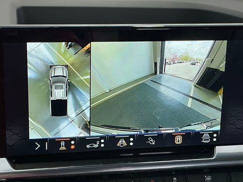 Used 2026 GMC Sierra 1500 SLT image 10