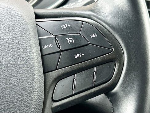 Used 2019 Jeep Cherokee Trailhawk w/ Cold Weather Group AWD/4WD image 37