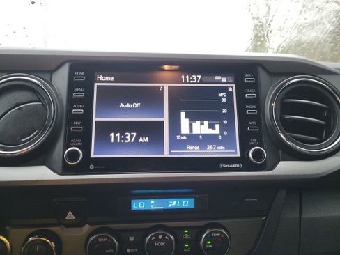 Used 2021 Toyota Tacoma TRD Off-Road w/ Technology Package image 17