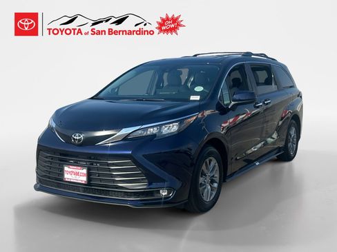 New 2026 Toyota Sienna XLE FWD image 1