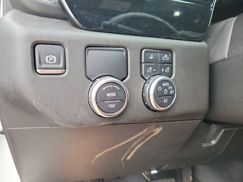 Used 2025 GMC Sierra 1500 SLT RWD image 14