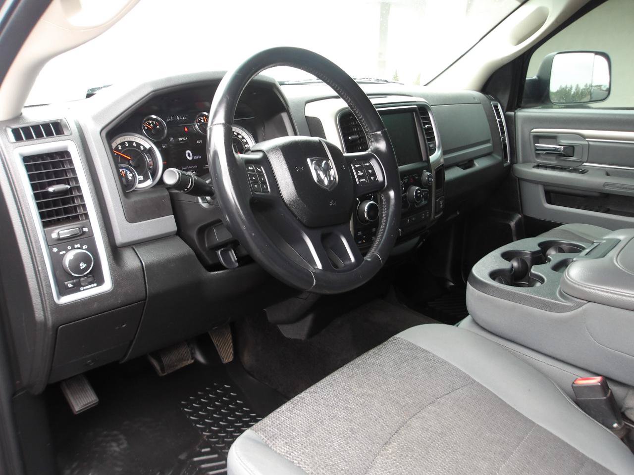 Used 2015 RAM 1500 Big Horn AWD/4WD image 9
