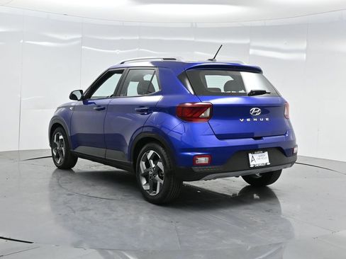 Used 2023 Hyundai Venue Limited w/ Cargo Package image 6