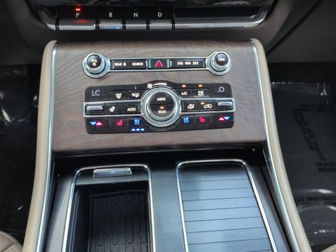Certified 2020 Lincoln Aviator Reserve w/ Elements Package Plus AWD/4WD image 15
