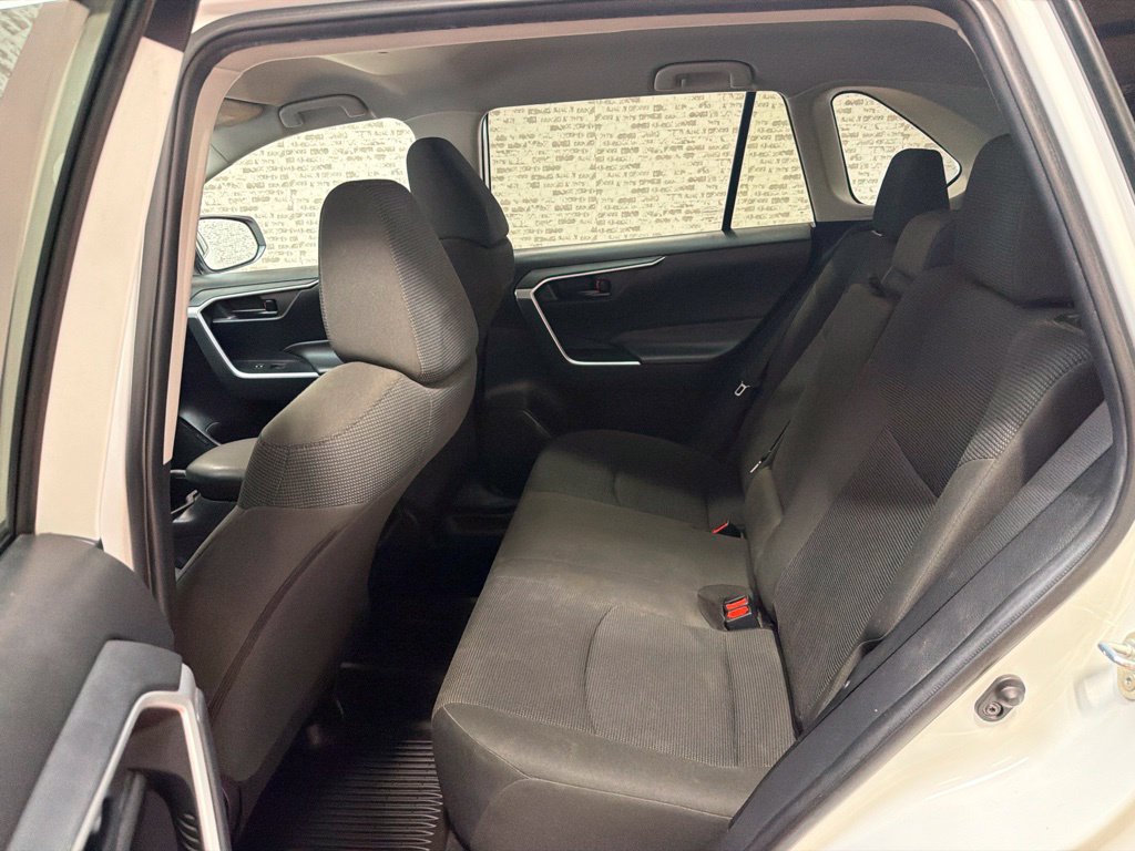 Used 2022 Toyota RAV4 LE AWD/4WD image 13